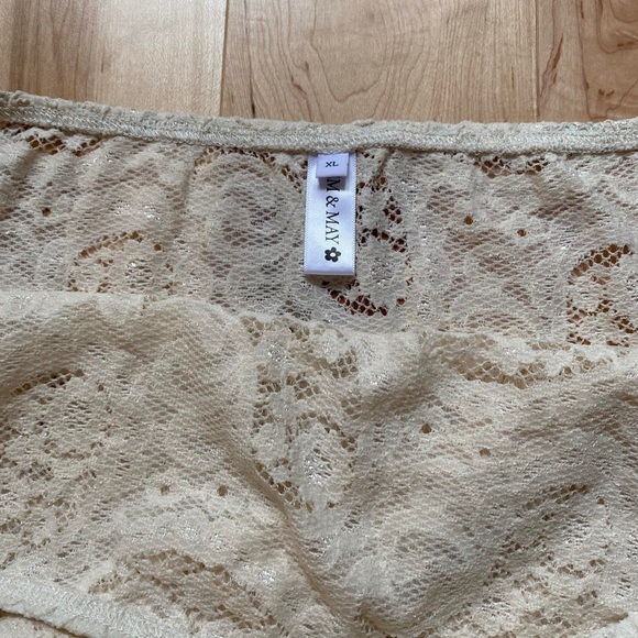 NWOT Em&May lace stretch top - Picture 2 of 3